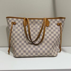 Louis Vuitton Neverfull MM Bag